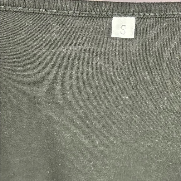 Tops/T-Shirts/Tanks👚 - 2 for $15 or 3 for $20 (Mix & Match) - Picture 7 of 7